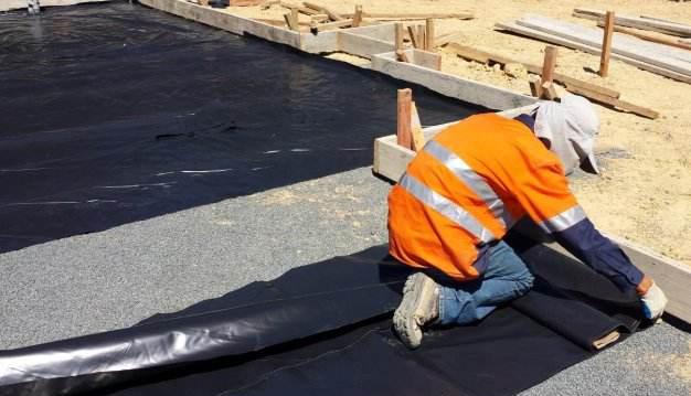 如何用復合土工膜替代傳統(tǒng)粘土心墻?